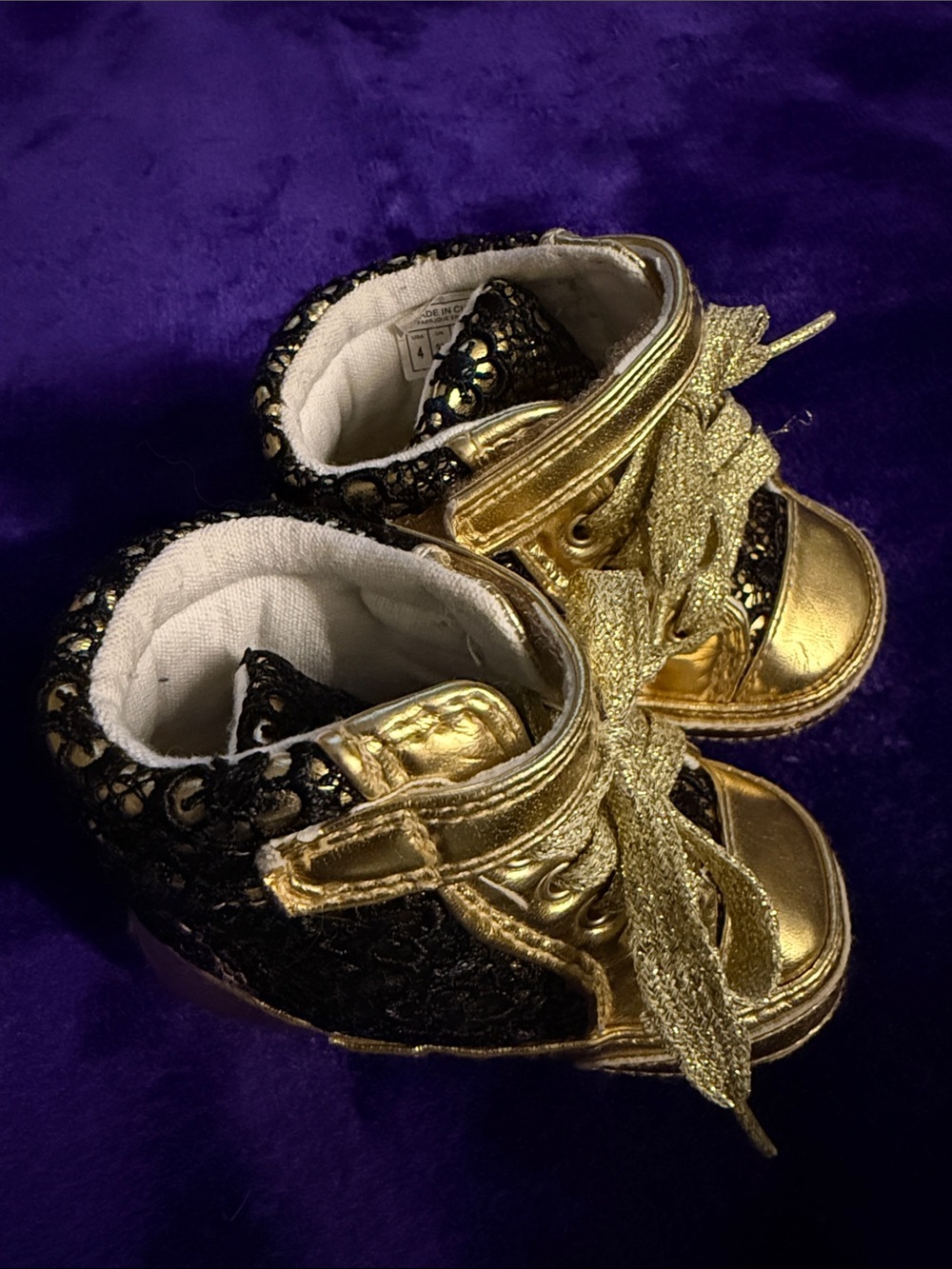Juicy Couture size 4 baby Metallic Gold Lace-Accent Sneakers